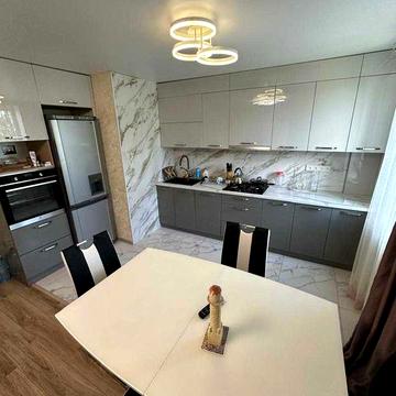 Продаю 3к квартиру в Соляных