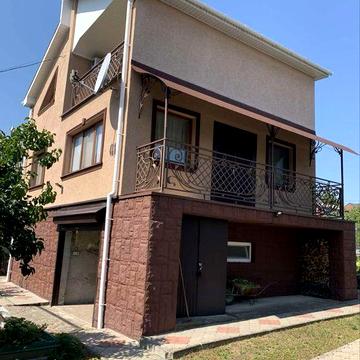 Продаж будинку поруч з Лісом