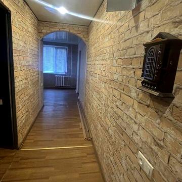 Продаж 3к Квартира Космонавтів вулиця