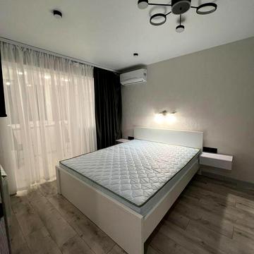 Михайла Котельникова вул., 7