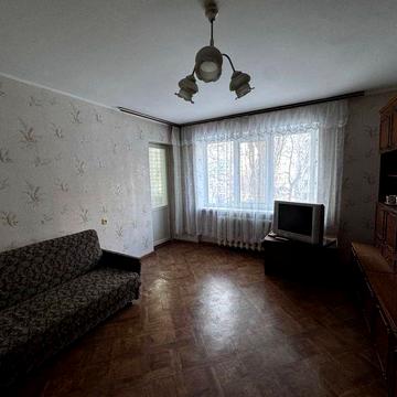 Продам  двох кімнатну квартиру на Автовокзалі