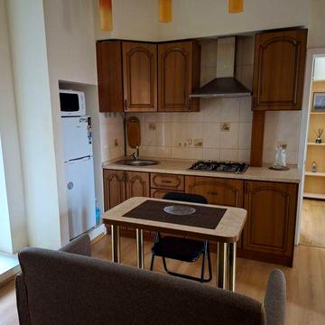 Оренда 3-кімн в центрі біля прапору