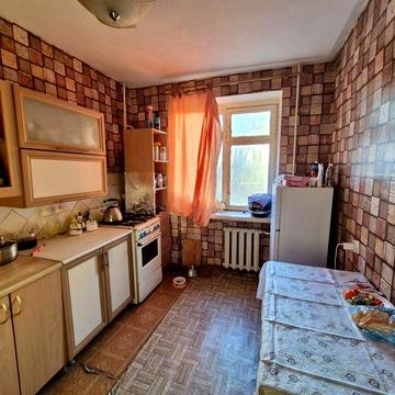 Продается  трехкомнатная крупногабаритная  квартира в Ингульском. С2