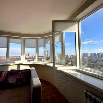 2-х комнатная, парк Победы через дорогу! ТОП Локация. Красивый вид.