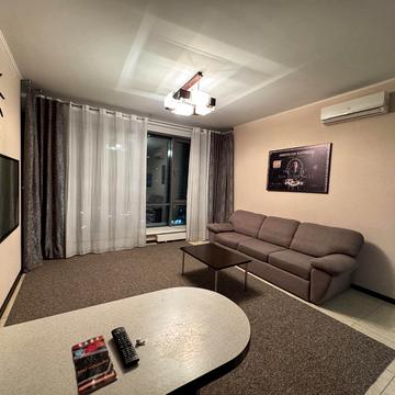 Дніпровська набережна вул., 14-А