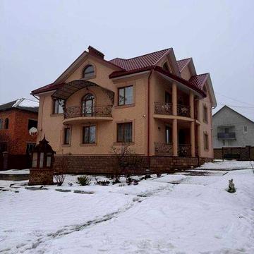 Просторий будинок у Сторожинці