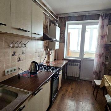 Вільна квартира. Газове опалення. Біля парку Незнайки