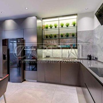 Продаж просторої 4-кімнатної квартири в ЖК «Французький квартал»