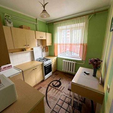 Здається двокімнатна квартира з хорошим ремонтом на Виставці!