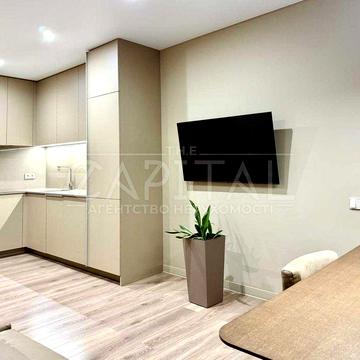 ПОВНІСТЮ АВТОНОМНА 2к кв Французький квартал 2  Джона Маккейна 3А