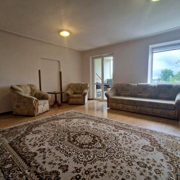 Кобринської, 10