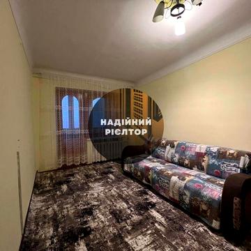 Тепла 2-кімнатна квартира на Головній