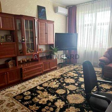 Простора 3-кімнатна квартира з ремонтом і автономним опаленням ЖК Петропавлівський