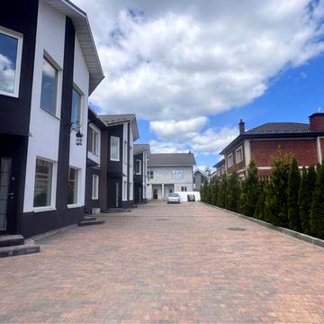 Таунхаус ГАЗ 115м в Стоянка2 чистовою штукат. Під всі програми