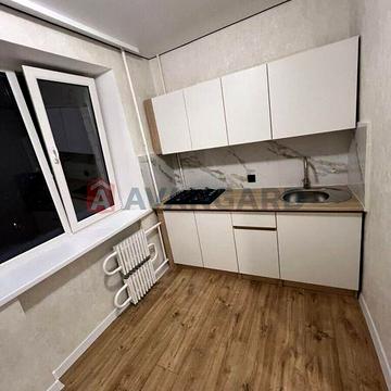 Продам 1-к Квартиру з Ремонтом