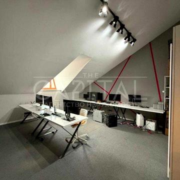 Простора квартира 142 м² з панорамними вікнами на Воздвиженці 142м2