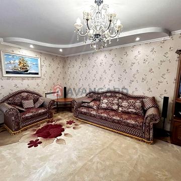 4-кімнатна квартира в обкомівському будинку