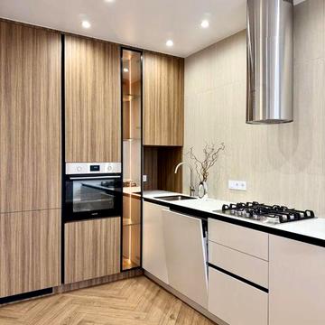 Центр міста! 1 к з ремонто з газом! Біля школи! БЕЗ КОМІСІЇ!