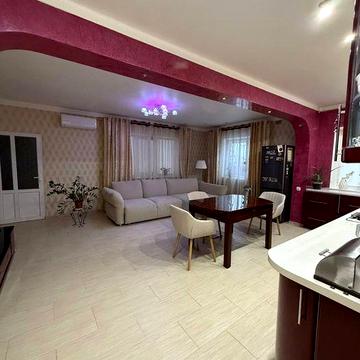 Продаж будинку по вул. Пілотів