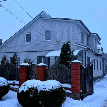 Продаж будинку по вул. Пілотів