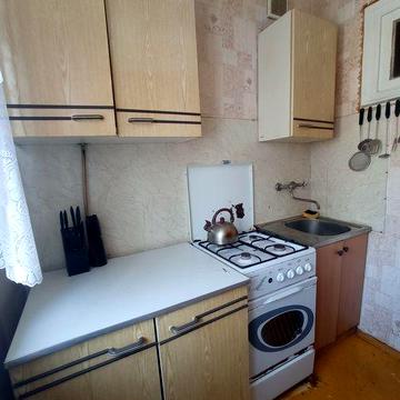 Продам двухкомнатную на 3 этаже