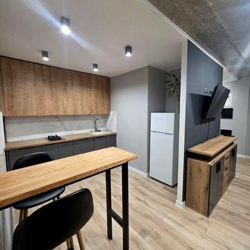 Оренда одно кімнатної студії в Коломиї на першому поверсі.