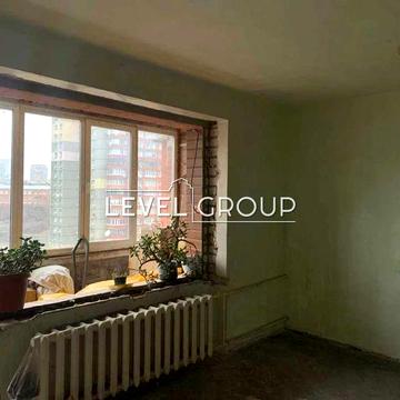 Продаж 4кім квартири в цегляному будинку у Печерському районі Києва.