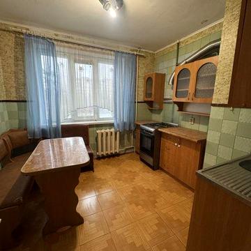 Продам  Трехкомнатную квартиру у.Миколи Світальского рядом БМВ,Юбилейн