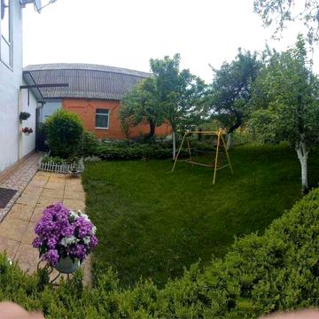 Власний будинок+гостьовий будинок,Жуляни,8,7соток,,біля ТРЦ Respublika