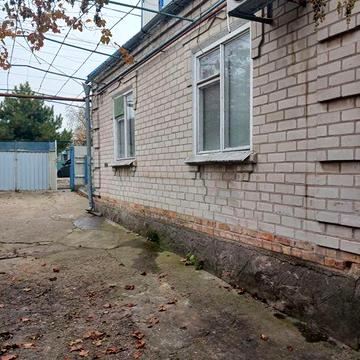 Здається великий будинок Балабине для військових