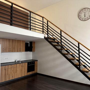 Жулянська вул., 5