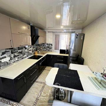 Продам частину будинка, з ремонтом, в Старому Місті!