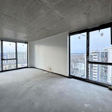 1 кімнатна з видом на озеро  , кухня студія , центр ,