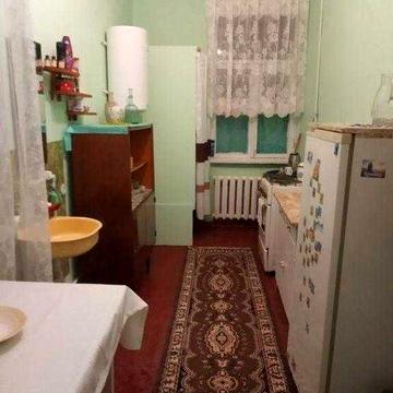 Продається однокімнатна квартира по вул.Небесної Сотні