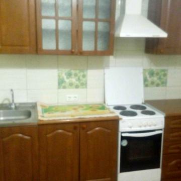 Здам 1-кім поруч з центром частина будинку з окремим входом-подвіррям.