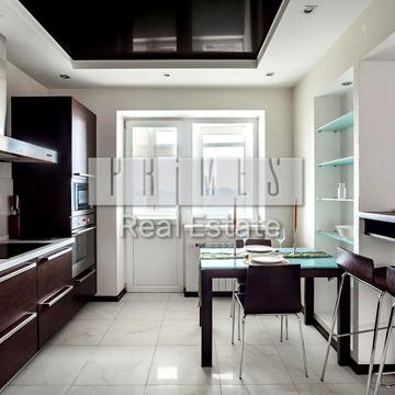 Верховної Ради бульв., 14-Б