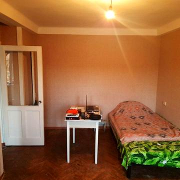 Ігоря Юхновського вул., 18