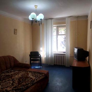 3 комн. кв. «Сталинка», 1-й этаж