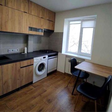 Фурманова. Здається 2-х кімнатна квартира