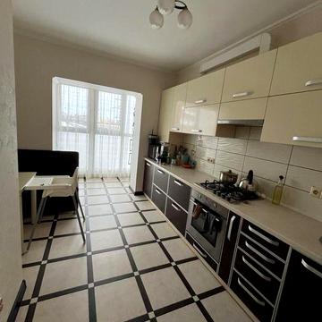 Квартира з закритим двором в районі Епіцентру