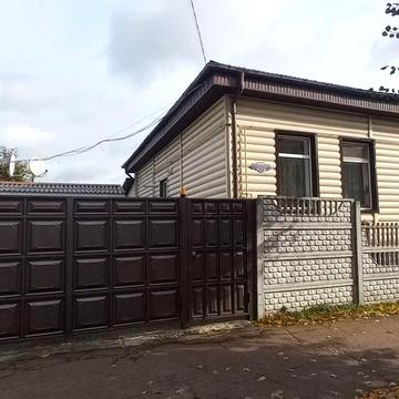 Продається частина будинку в центральній частині міста!