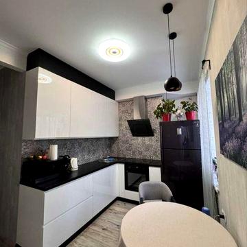 Продаётся 2 ком.кв . ул.Медведева на Металлургов!