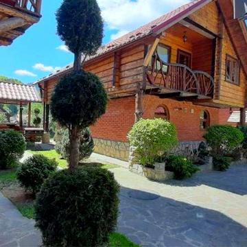 Відпочинок в Карпатах ,  будинок з чаном