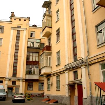 Івана Мазепи вул. (Січневого Повстання), 4/6