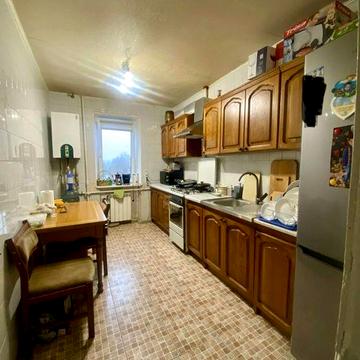 Продам 3 кімнатну квартиру.Чешка.Цегляний будинок.Газове опалення.