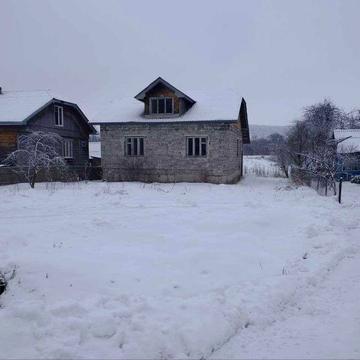 Продам будинок з земельною ділянкою 27 соток