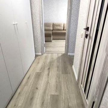 Перша здача! Центр, вул. Лесі Українки. Завжди зі світлом та теплом