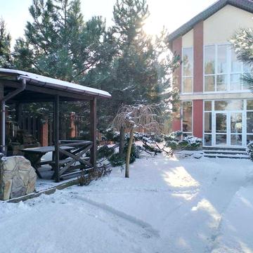 Продам сучасний будинок в Новоолександрівці