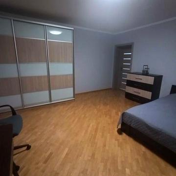 Здам трехкімнатну квартиру .