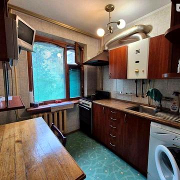 Продаю 3-к квартиру на Вишенці